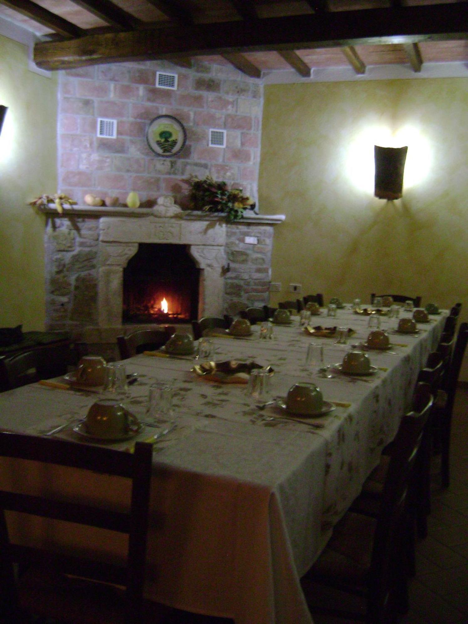 Agriturismo Casa Fibbianello Semproniano Exterior foto